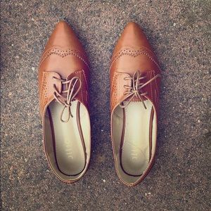 Women’s brown flats pointed toe